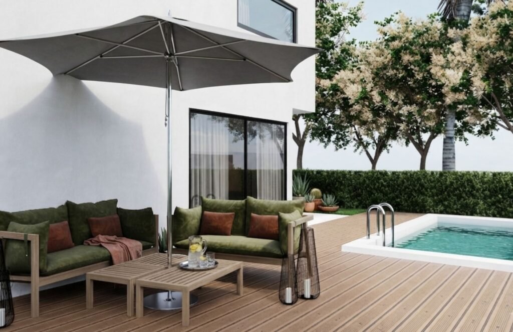 Terraza con piscina privada de Villa Marina